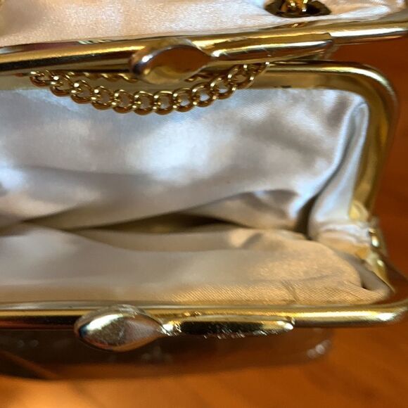Jane Shilton genuine leather gold evening bag with three pockets & snap closure - Picture 9 of 15